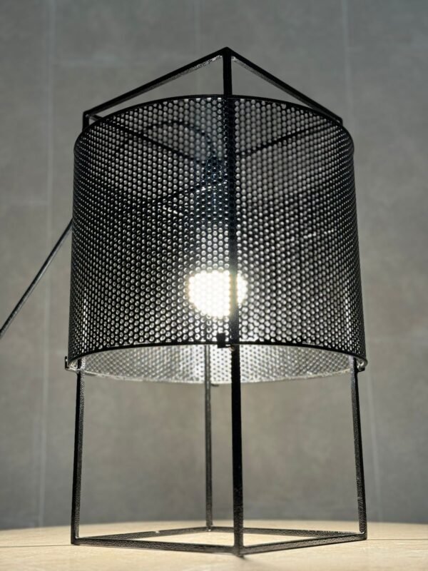 MODEL NO 76 - Image 4