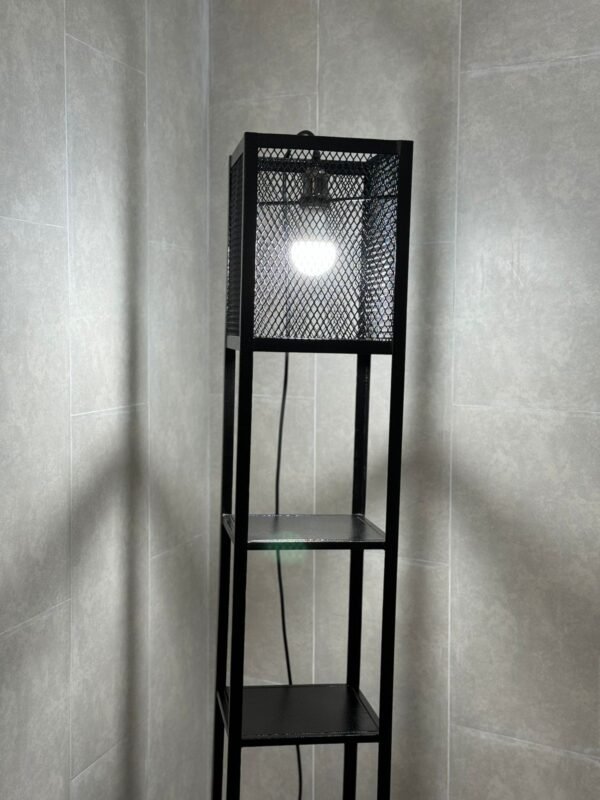 MODEL NO 77 - Image 4