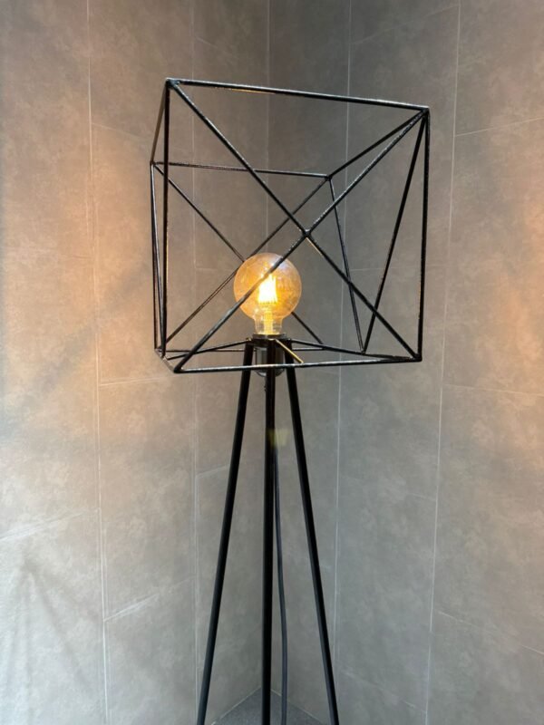 MODEL NO 93 - Image 3